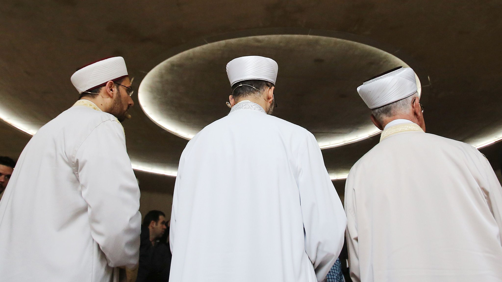 Immer wenn es um Islamismus und Radikalisierung geht, kommt die Frage, welche Imame aus dem Ausland hier eigentlich predigen. 