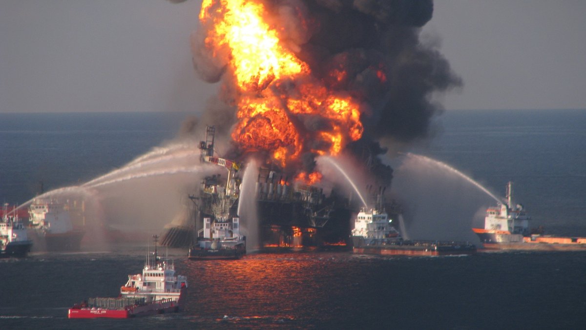 Der Brand nach der Explosion der Deepwater Horizon am 20. April 2010.