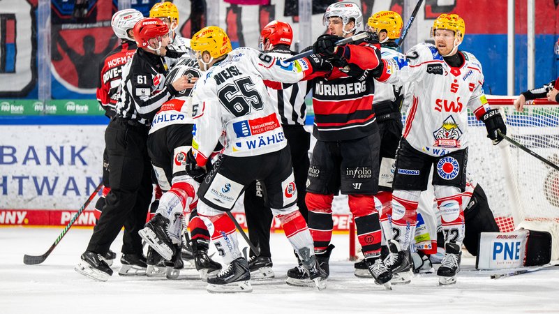 Die Saison ist für die Nürnberg Ice Tigers beendet | Bild: picture alliance / Sportfoto Zink / Thomas Hahn | Sportfoto Zink / Thomas Hahn Die Saison ist für die Nürnberg Ice Tigers beendet