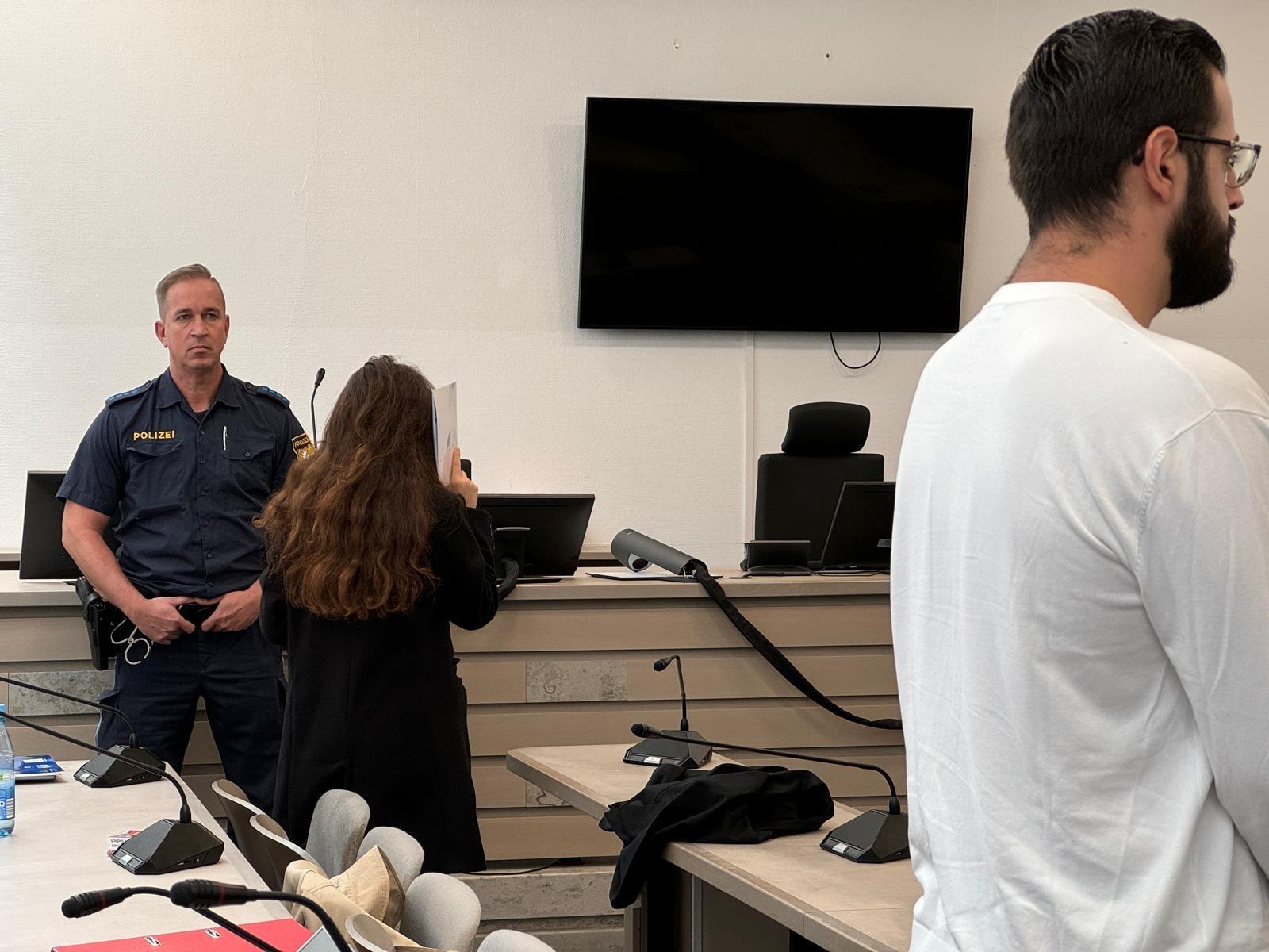 Die Angeklagte sieht dem Opfer, einer 23-jährigen Frau aus Eppingen, erstaunlich ähnlich - daher auch der Name des Verfahrens.