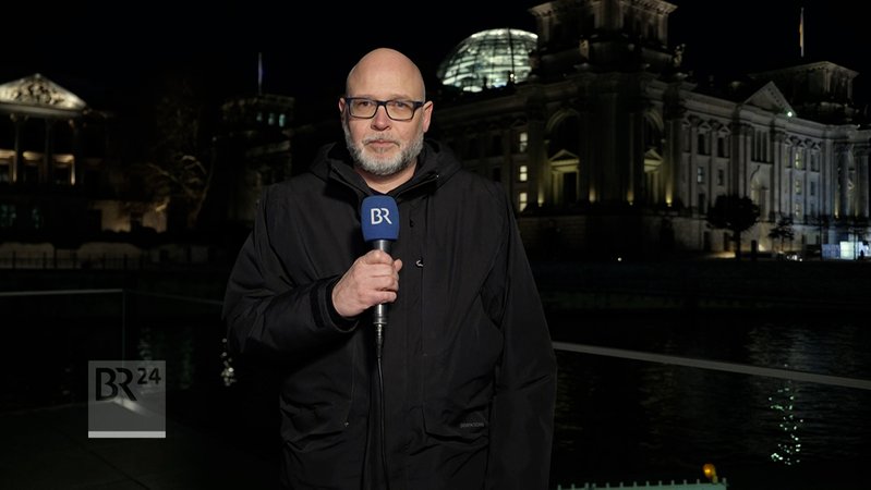 Im Video: BR-Korrespondent Tim Aßmann zum Ukraine-Gipfel in Paris | Bild: Bayerischer Rundfunk 2025 Im Video: BR-Korrespondent Tim Aßmann zum Ukraine-Gipfel in Paris