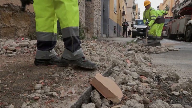 In der süditalienischen Metropolregion Neapel hat ein Beben der Stärke 4,4 die Menschen aus dem Schlaf gerissen. | Bild: Bayerischer Rundfunk 2025 In der süditalienischen Metropolregion Neapel hat ein Beben der Stärke 4,4 die Menschen aus dem Schlaf gerissen.