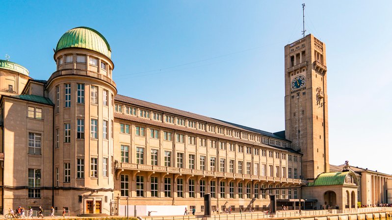 Das Deutsche Museum in München | Bild: picture alliance / Connect Images | Armand Tamboly Das Deutsche Museum in München