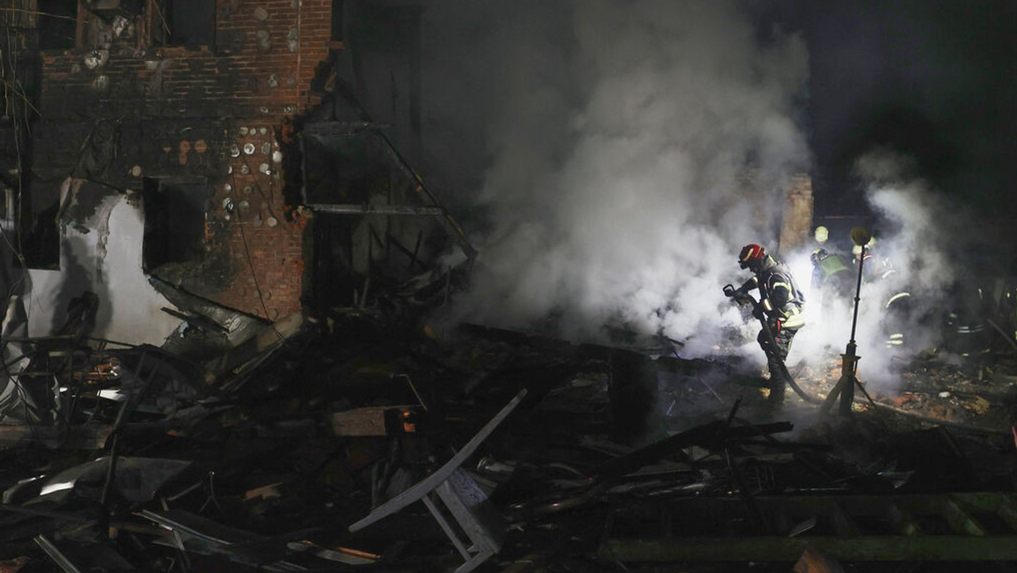 Ukraine-Ticker: Luftangriffe auf Charkiw und Cherson 