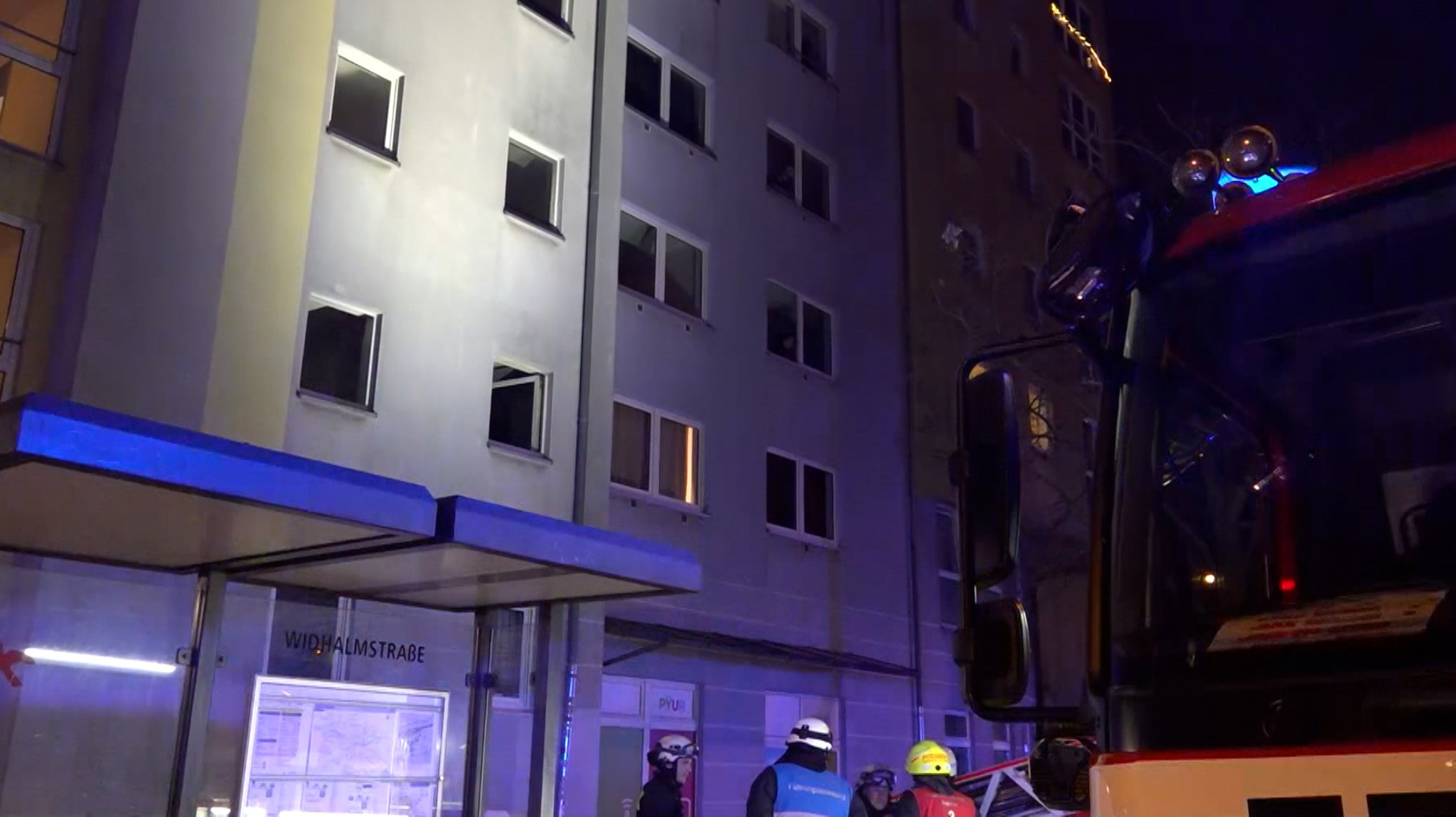 Einsatzkräfte vor Ort. 