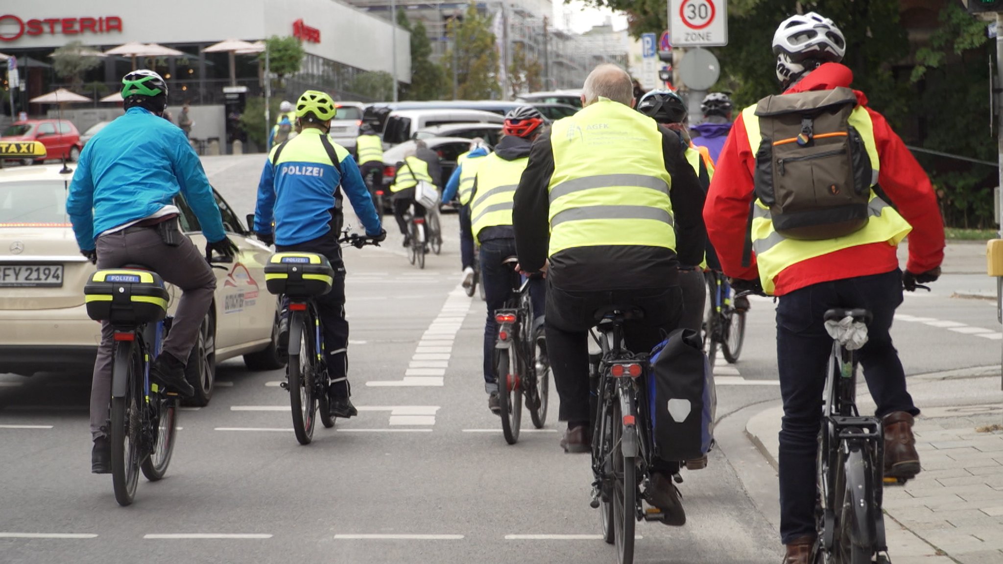 Die Radl-Prüfungskommission unterwegs in München