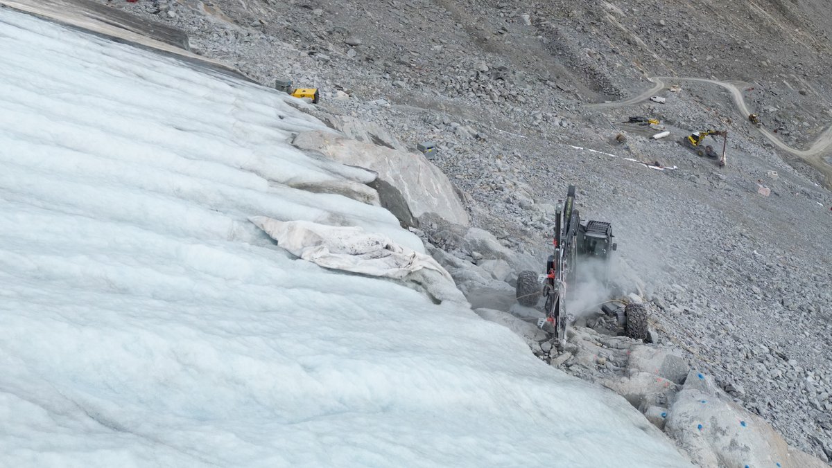 Bauarbeiten am Gletscher in Sölden