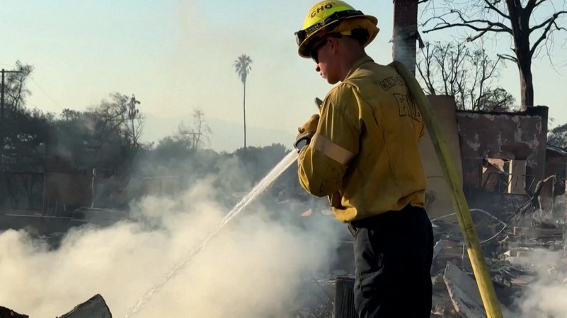 Brände bei Los Angeles weiten sich erneut aus – bereits 16 Tote | Bild: BR Brände bei Los Angeles weiten sich erneut aus – bereits 16 Tote