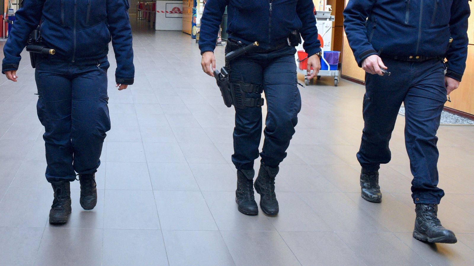 Frau sucht mann in frankreich