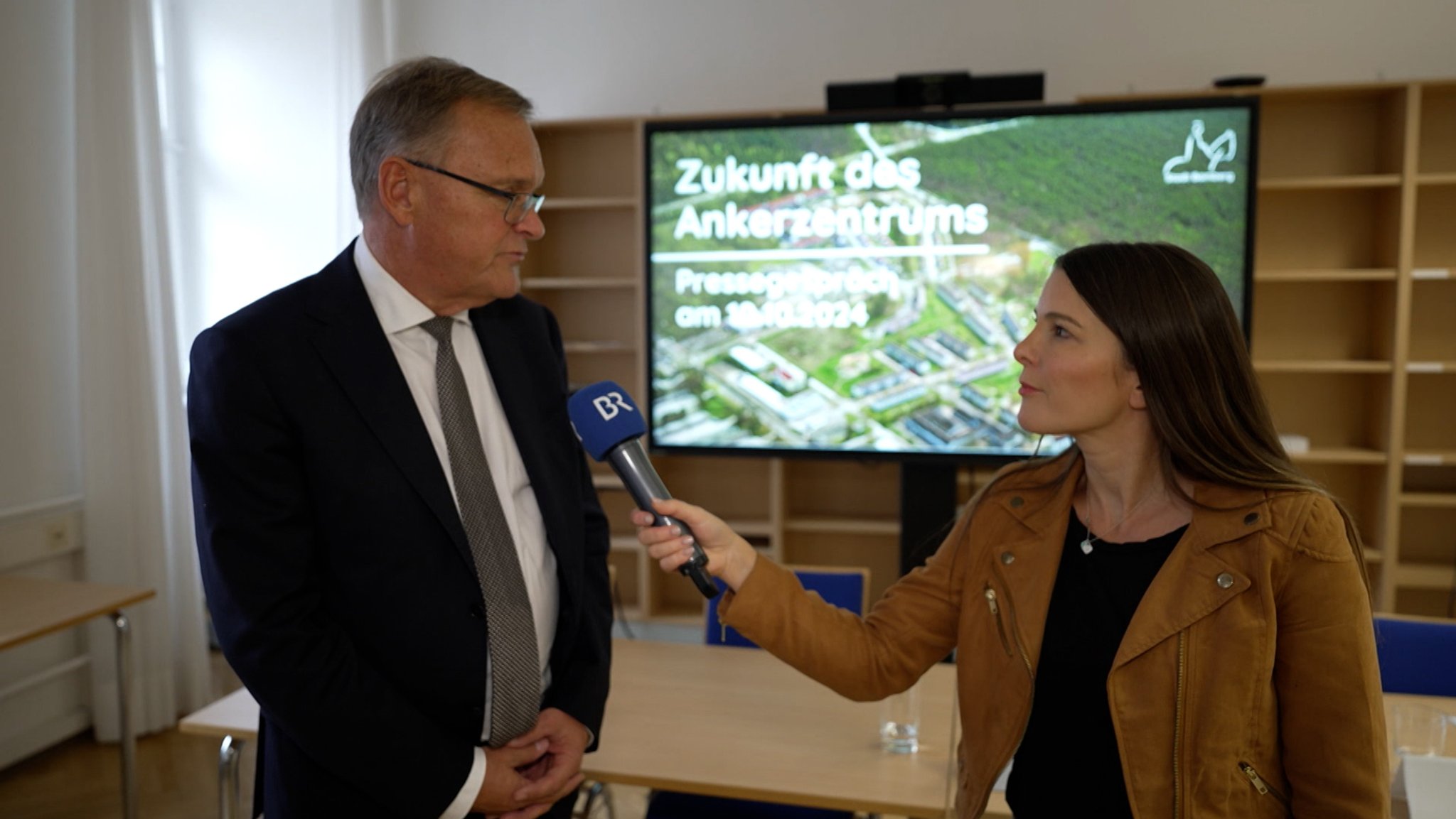 BR-Korrespondentin Sandra Jozipovic im Gespräch mit Bambergs Bürgermeister Andreas Starke.