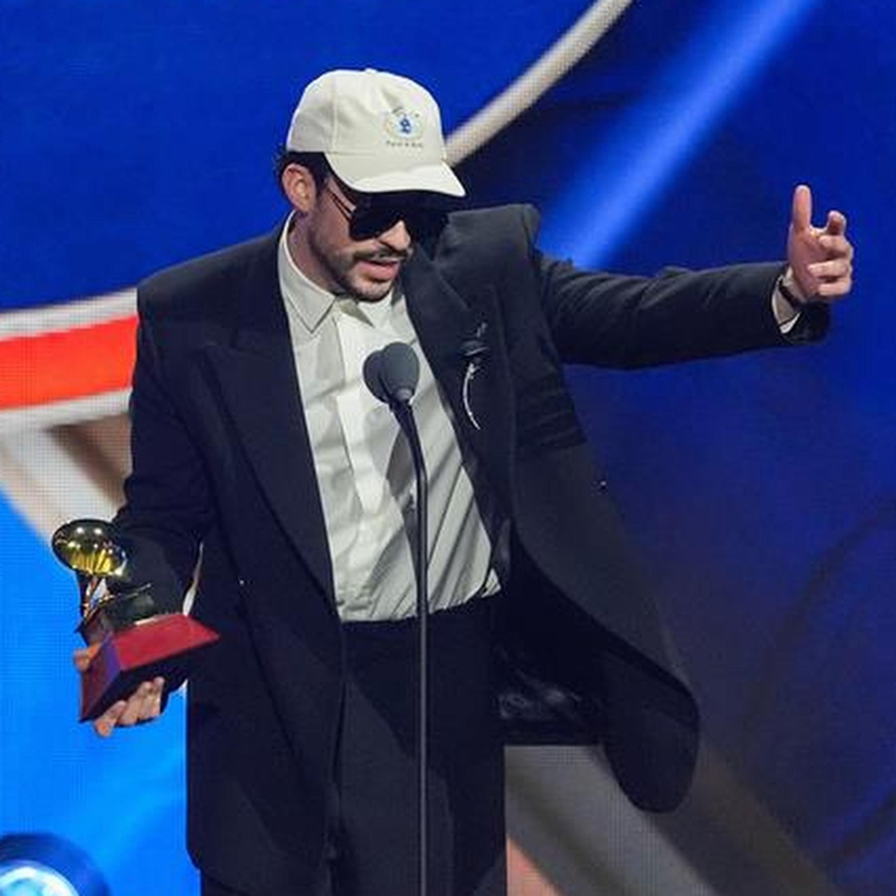 Bad Bunny bekommt Latin Grammy für "Debí Tirar Más Fotos"