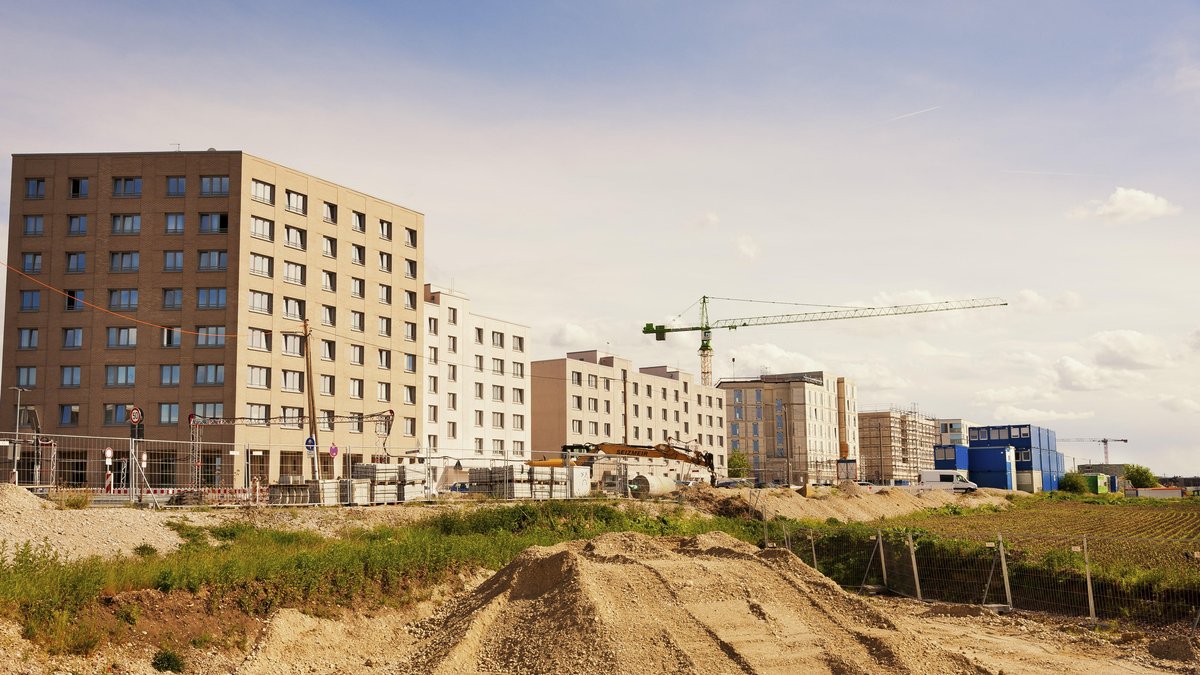 Kaum neue Wohnungen genehmigt – Baufirmen bauen Personal ab