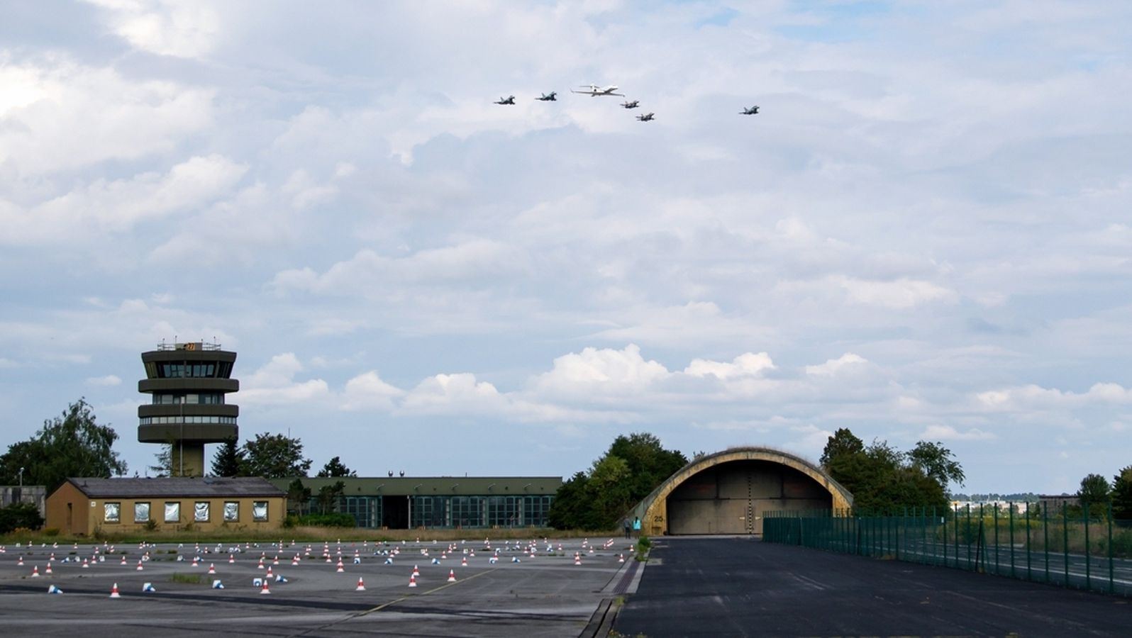 German Armed Forces to stay after all: Air Force wants to train soldiers ...