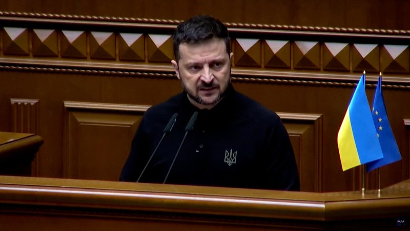 Selenskyj stellt seinen "Siegesplan" im Parlament in Kiew vor | Bild: Bayerischer Rundfunk 2024 Selenskyj stellt seinen "Siegesplan" im Parlament in Kiew vor