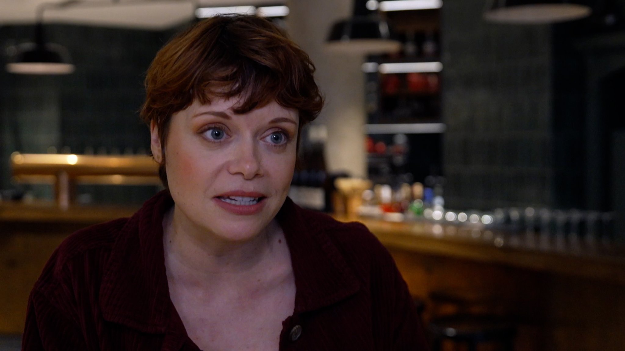 Die Schauspieler des Singspiels beschreiben das Bühnenbild für die diesjährige Starkbierprobe auf dem Nockherberg.