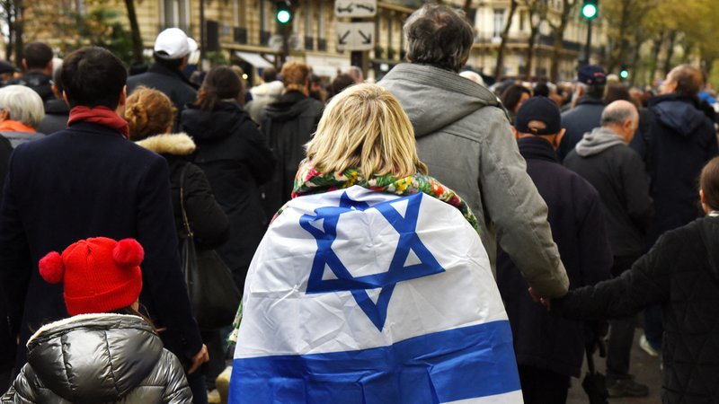 Zehntausende demonstrieren in Paris gegen Antisemitismus