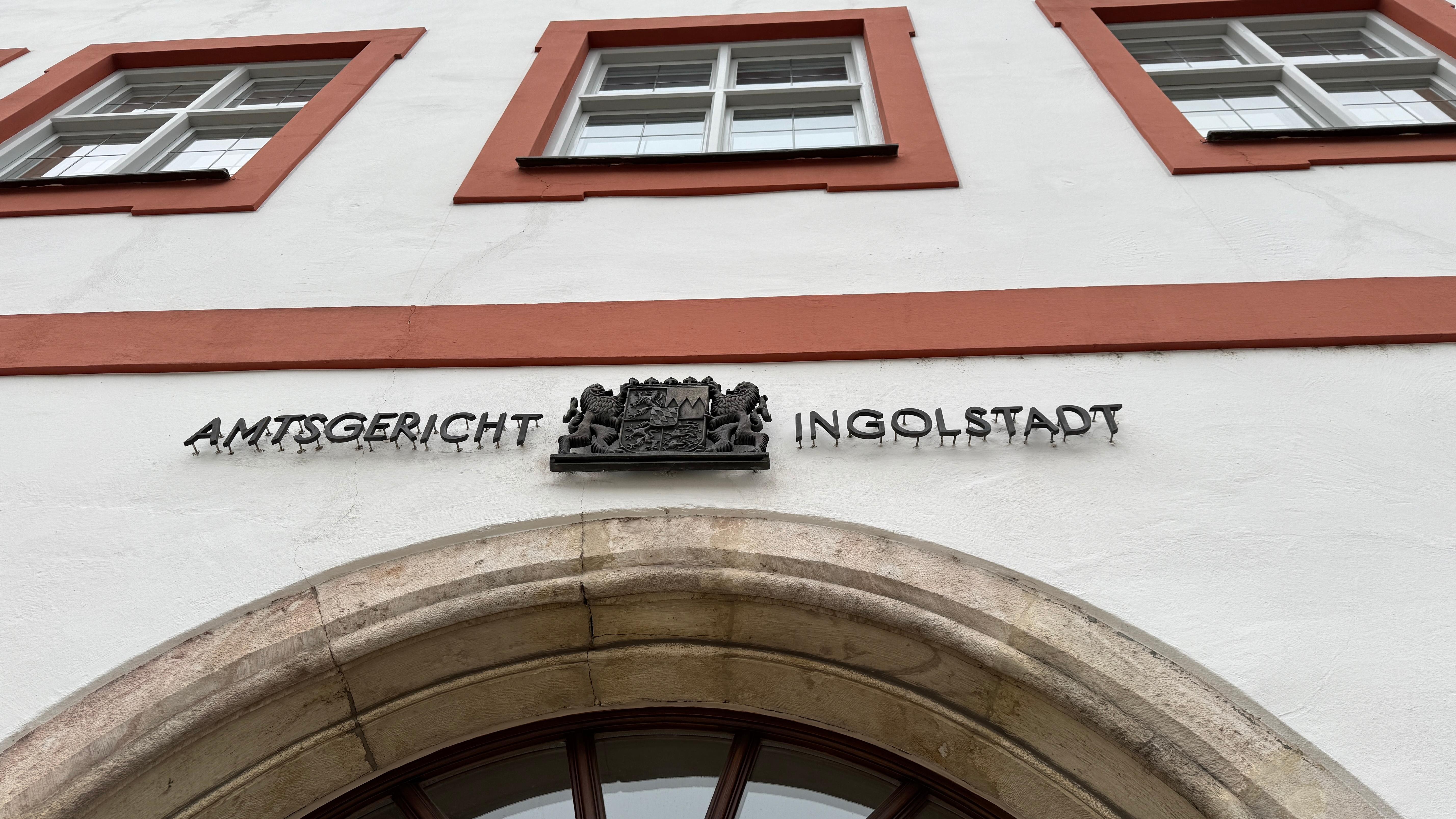 Das Amtsgericht Ingolstadt von außen. 