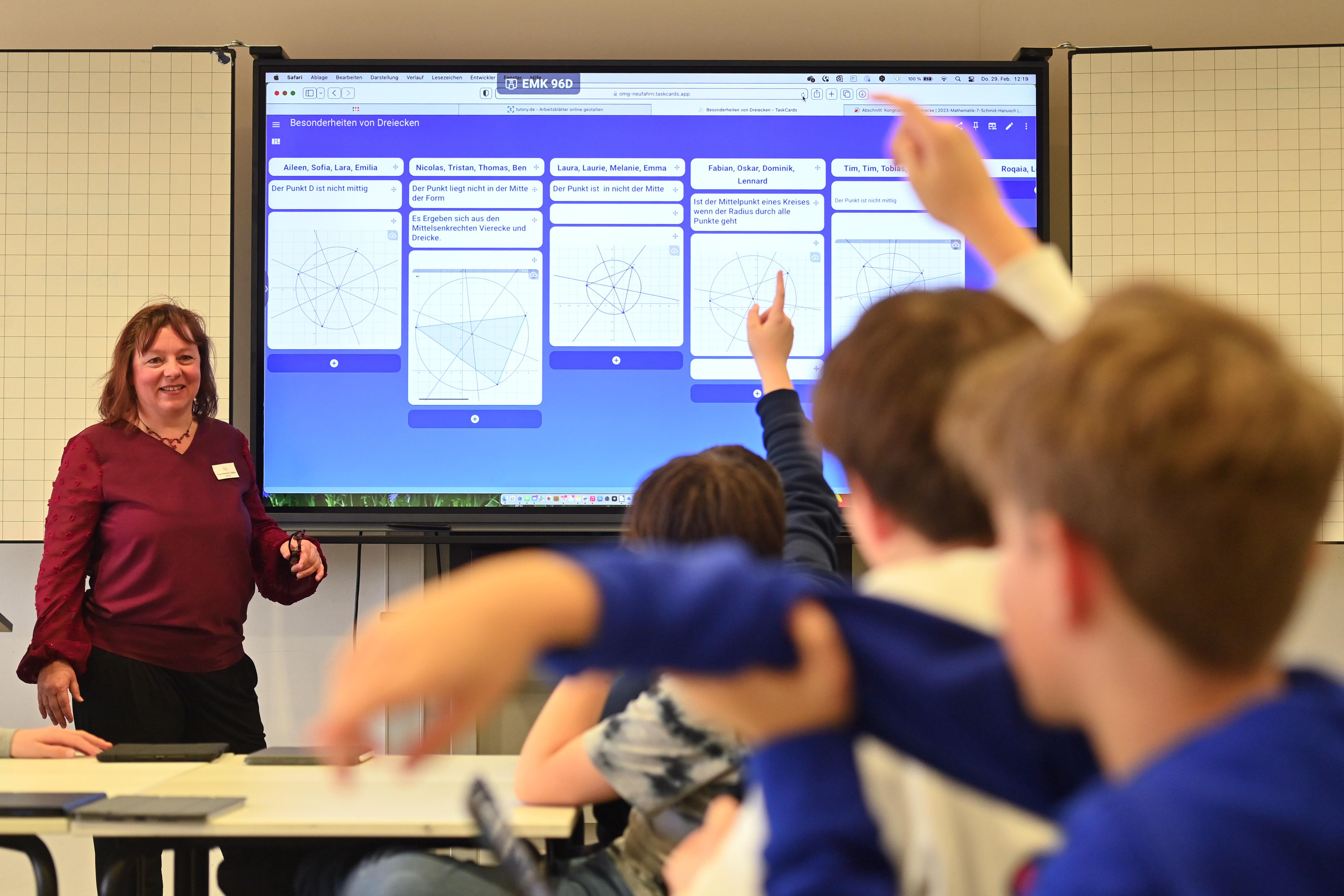 Schulunterricht in einer 9. Klasse am Oskar-Maria-Graf-Gymnasium in Neufahrn bei Freising im Februar 2024.