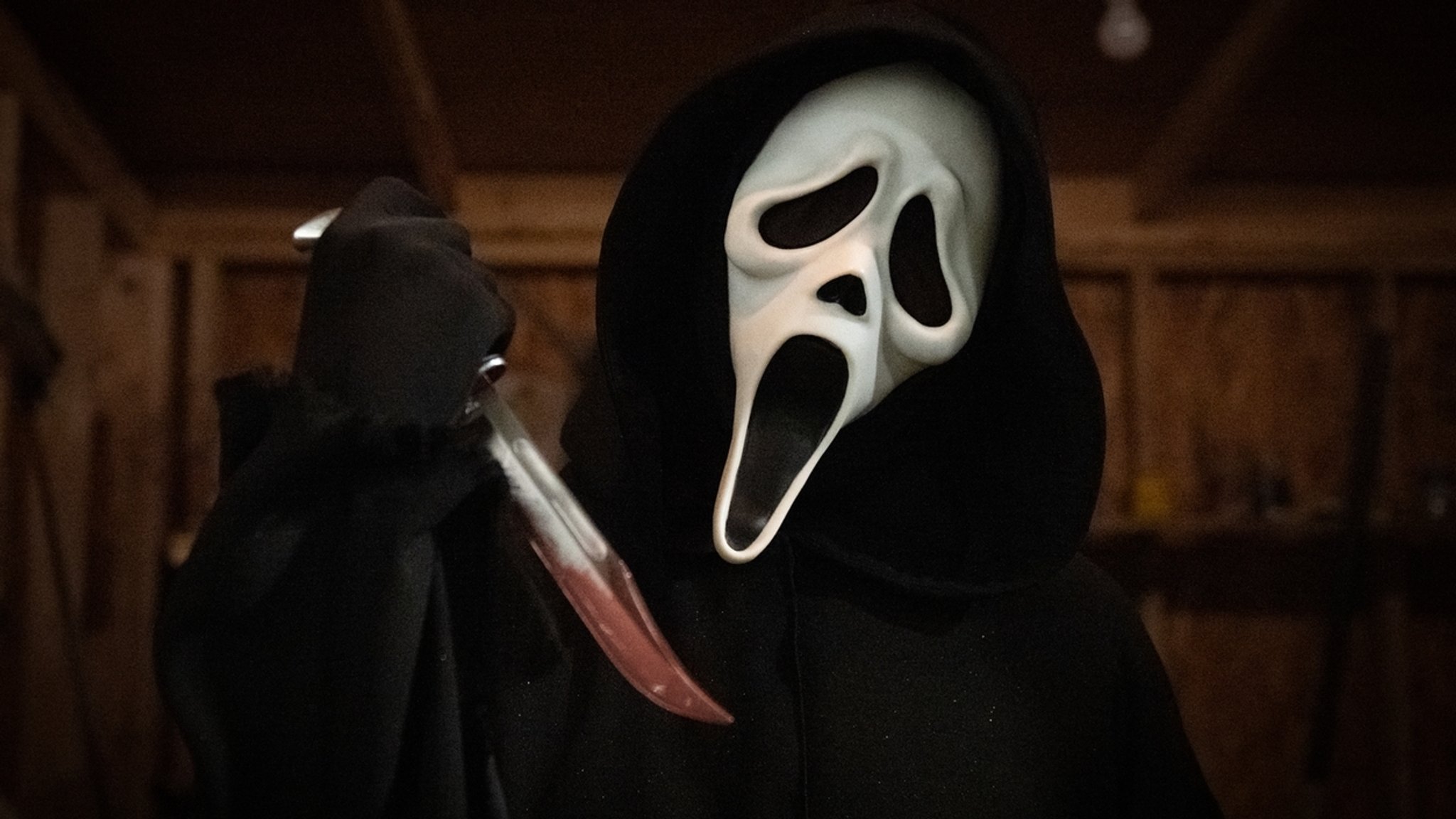 Trachtet besonders jungen Frauen wieder nach dem Leben: Der "Munch"-Killer in "Scream 5" (Filmszene).