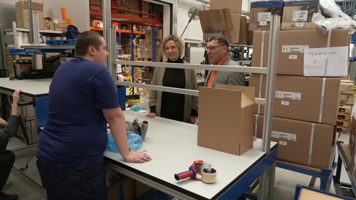 Tätigkeitsstätte in einem Lager | Bild: BR Tätigkeitsstätte in einem Lager