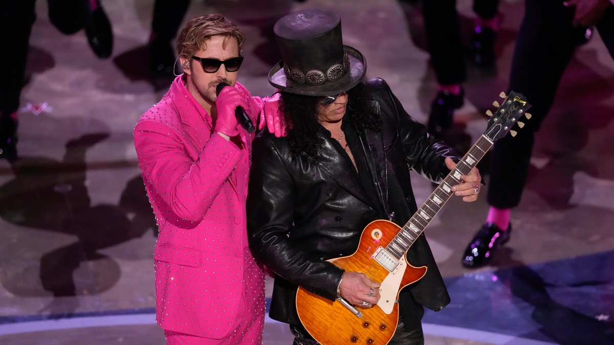 Ryan Gosling und Slash performen bei dein Oscars den Song "I'm Just Ken".