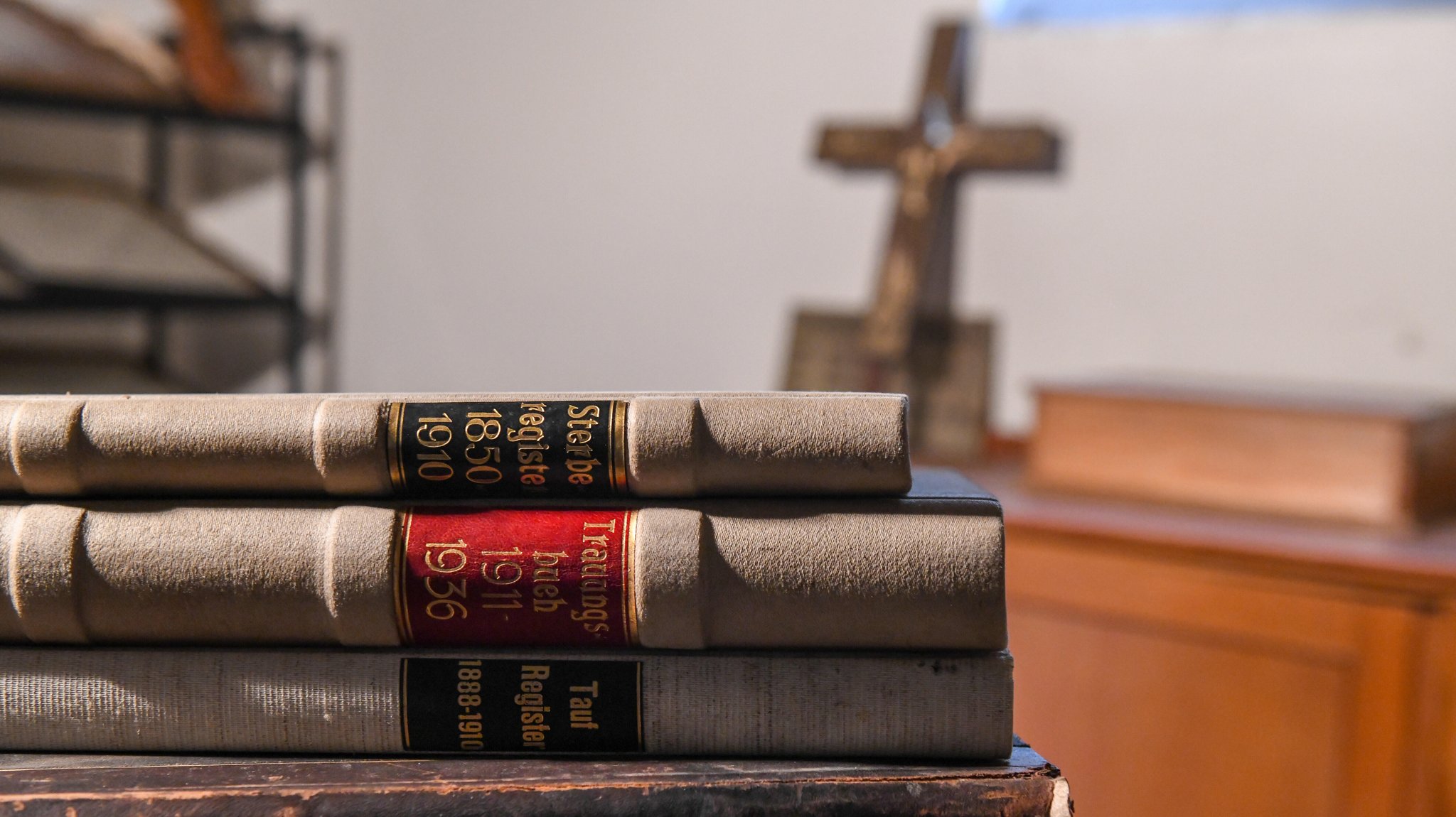 Vor 150 Jahren löste das staatliche Personenstandsregister die Kirchen ab. 