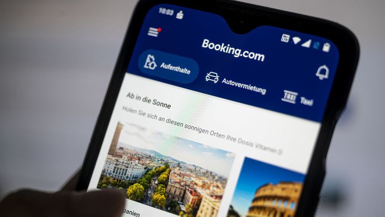 (Symbolbild) Die Plattform Booking.com muss zukünftig fairere Bedingungen für Anbieter von Hotels und Ferienwohnungen schaffen | Bild:dpa-Bildfunk/Fabian Sommer