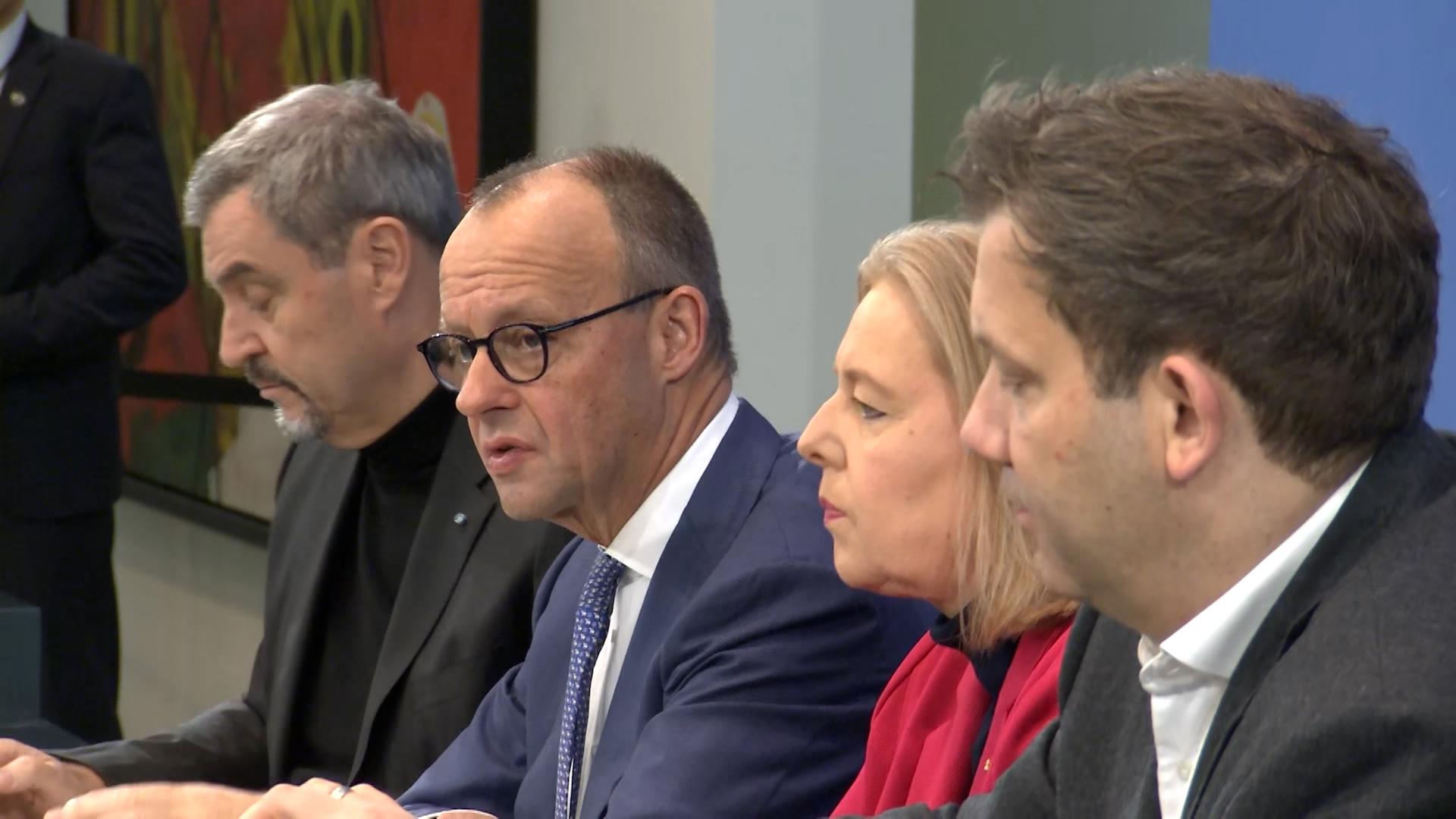 Die Spitzen der schwarz-roten Bundesregierung: Söder, Merz, Bas, Klingbeil.