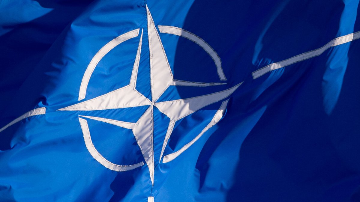 Verteidigungsminister der NATO-Staaten haben der Ukraine weiterer Luftverteidigungssysteme zugesagt.