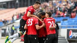 Hannover 96 II bejubelt den Führungstreffer gegen die Würzburger Kickers | Bild:imago images / osnapix