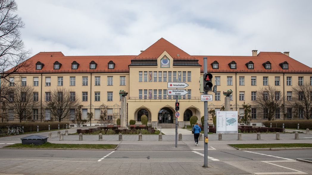Das Gebäude der München Klinik in Schwabing.