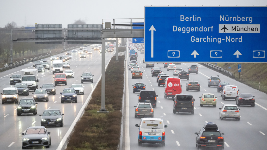 Die A9 muss für eine Demonstration teilweise gesperrt werden | Bild: dpa-Bildfunk/Sven Hoppe Die A9 muss für eine Demonstration teilweise gesperrt werden