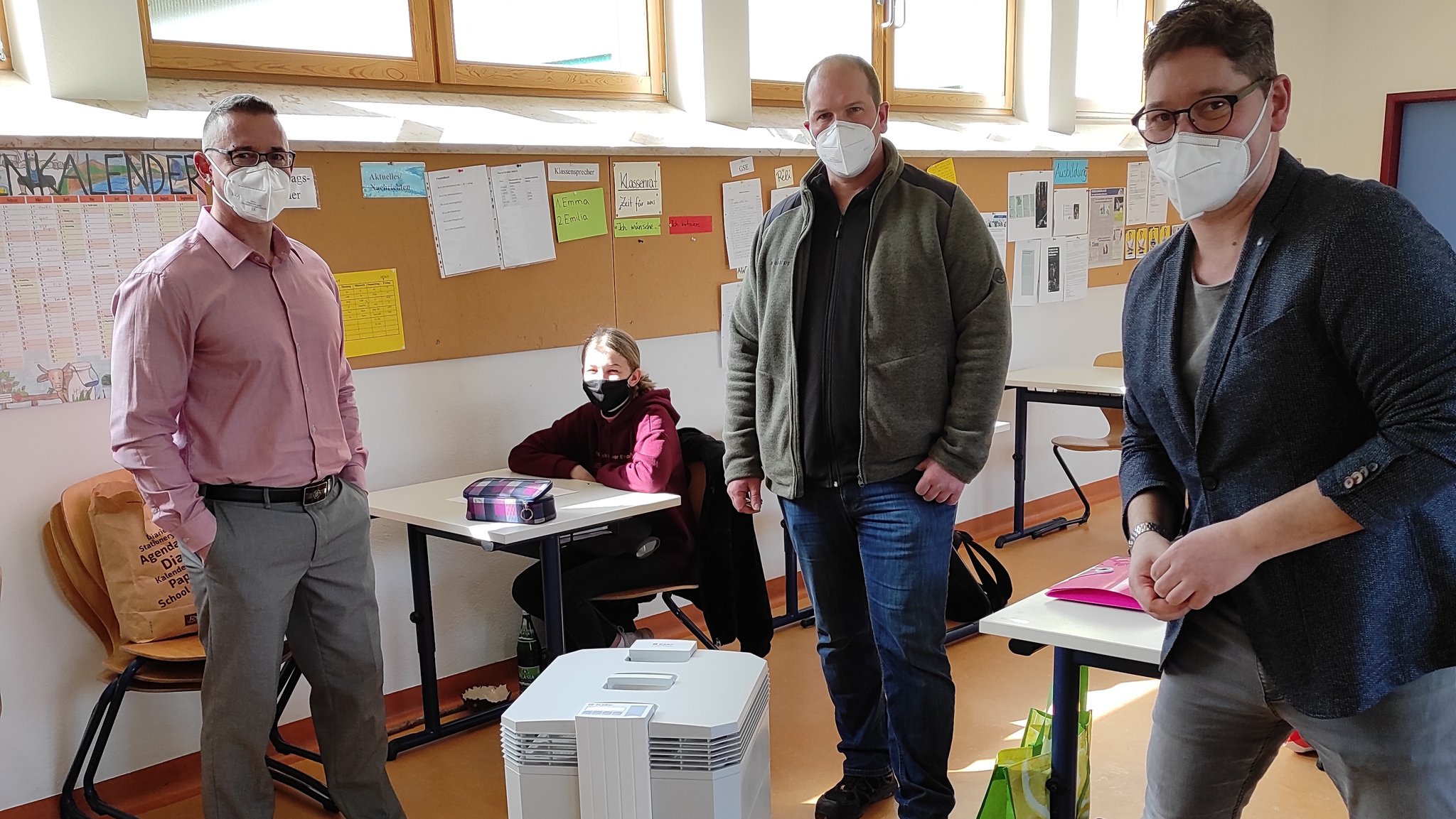 Konrektor Alexander Obert, Bürgermeister und Schulverbandsvorsitzender Robert Herold, Rektor Michael Meisenzahl (v.l.n.r.)