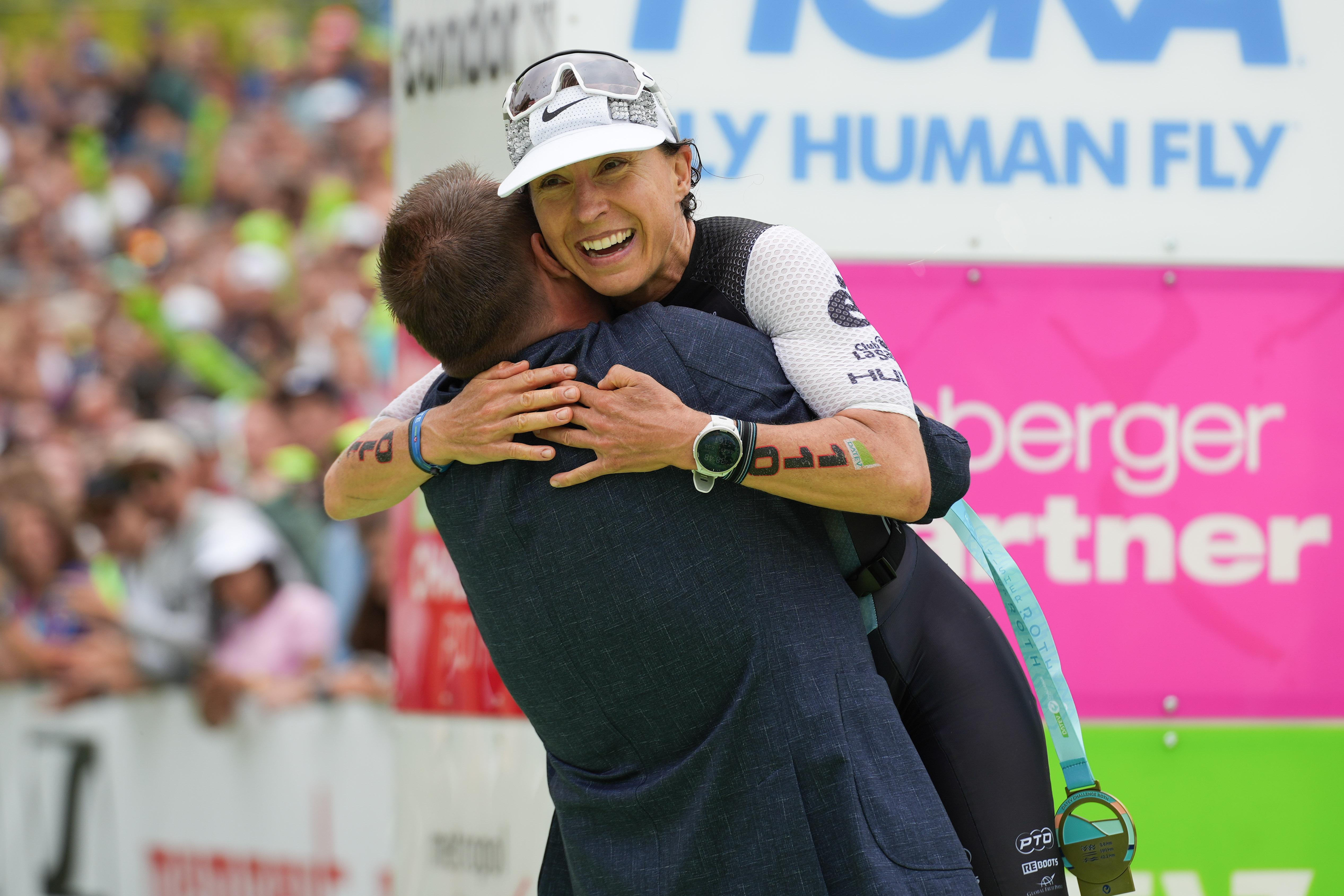 Anne Haug feiert die Weltbestzeit beim Challenge Roth