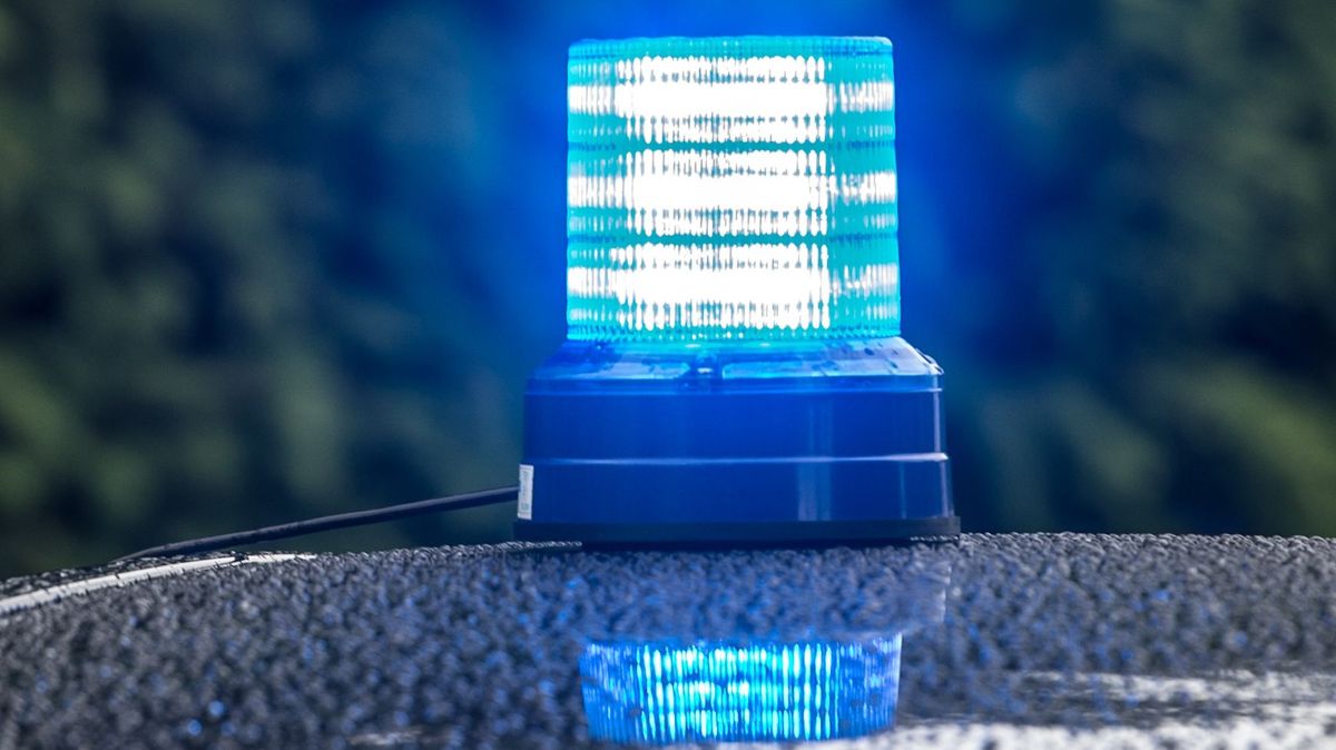 Das Blaulicht eines Polizeiwagens