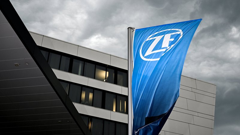 Kürzere Arbeitszeit bei ZF Schweinfurt | Bild: BR Kürzere Arbeitszeit bei ZF Schweinfurt