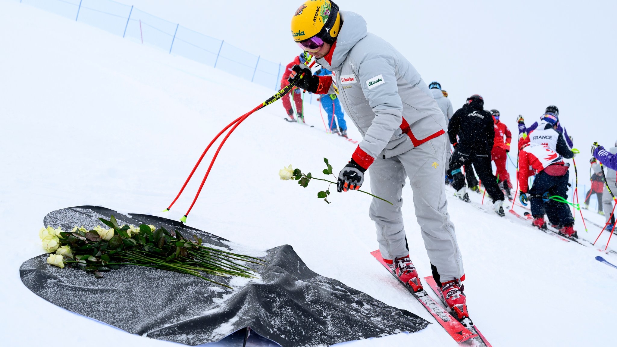 Gedenken in Crans-Montana | Bild: picture-alliance/dpa Gedenken in Crans-Montana