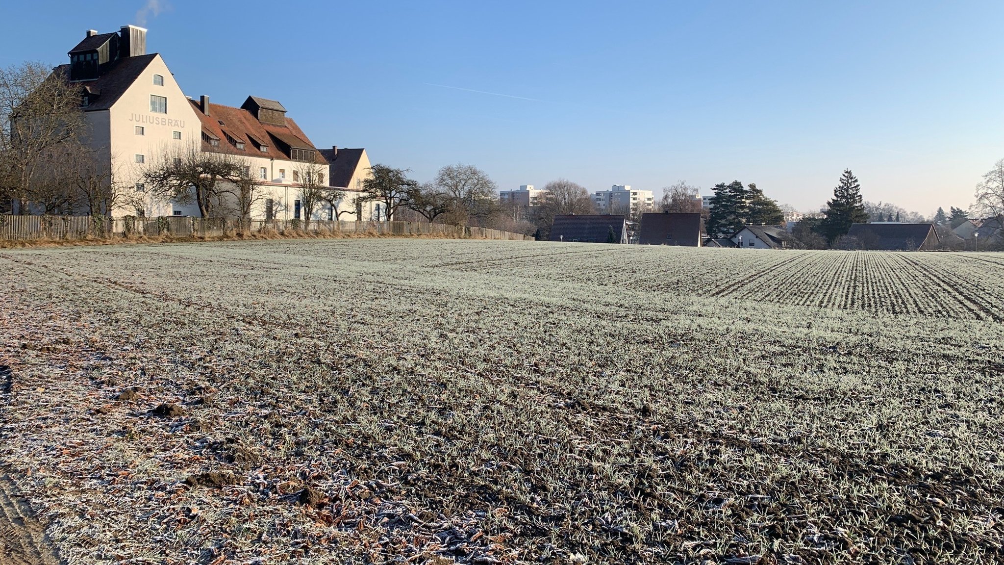 Acker vor Brauerei