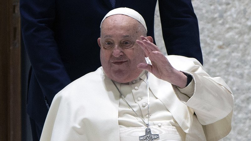 Papst Franziskus bei einer Audienz Mitte Februar | Bild: pa/dpa/ Alessia Giuliani Papst Franziskus bei einer Audienz Mitte Februar