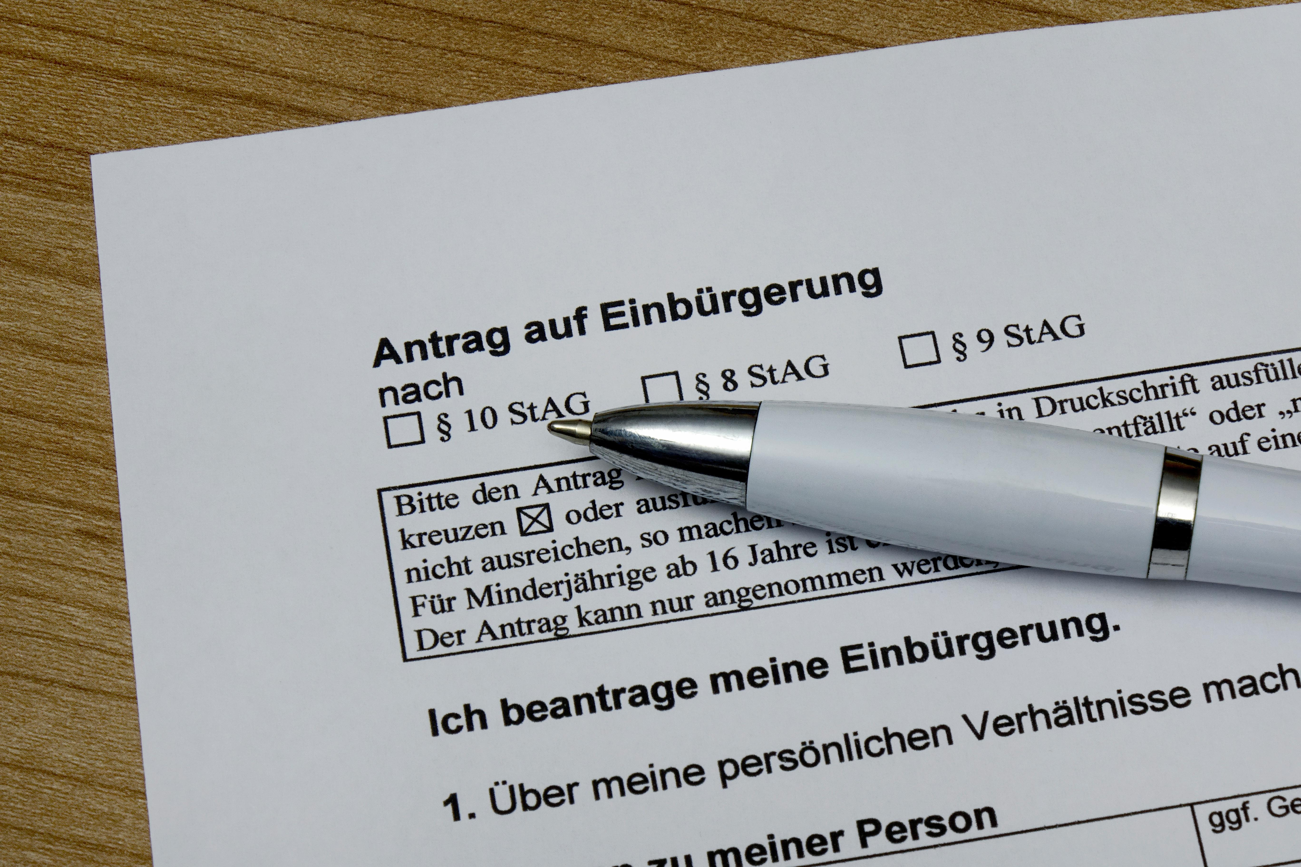 ARCHIV (03.12.2022): Antrag auf Einbürgerung