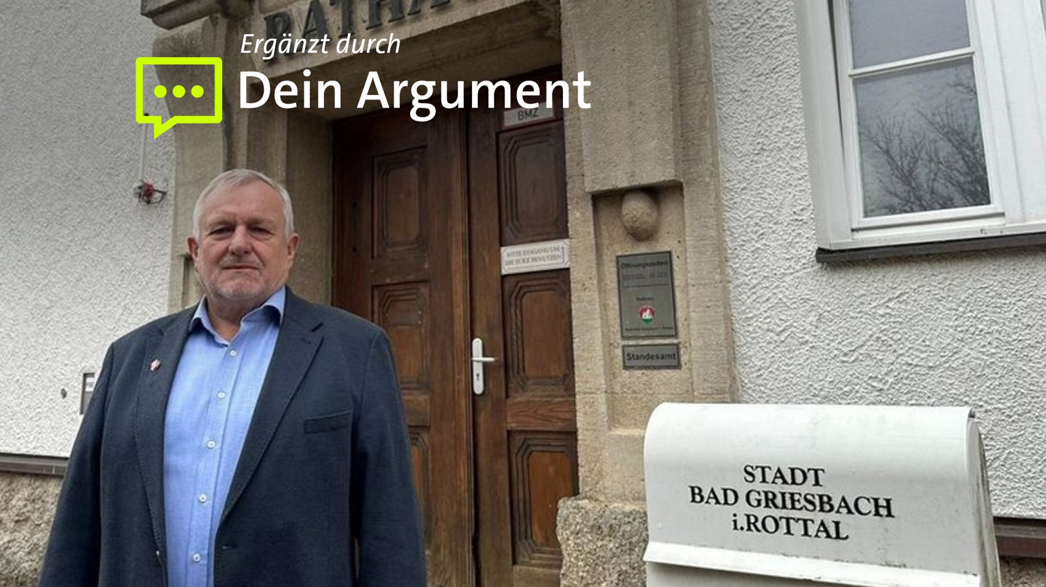 Der stellvertretende Bürgermeister von Bad Griesbach, Georg Greil, steht vor dem Rathaus.