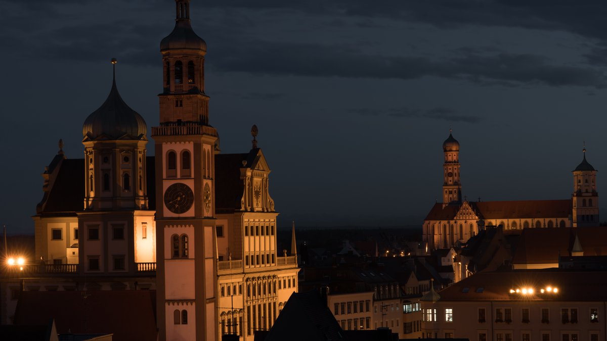 Die Stadt Augsburg muss ihr Feuerwerksverbot auf privaten Flächen zurücknehmen.