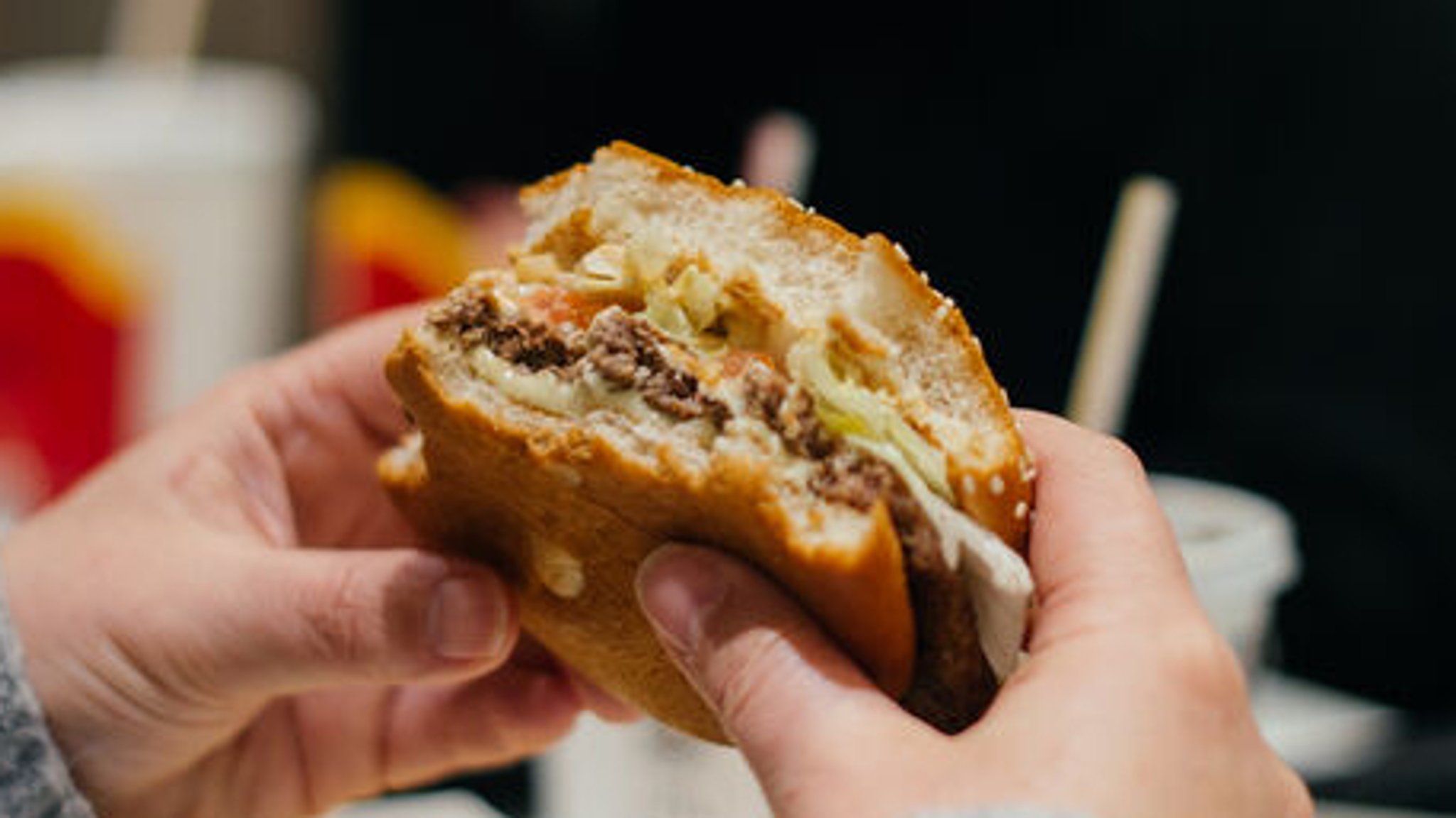 Landshut: Prügel wegen Käse auf dem Burger