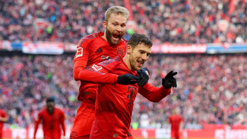 Leon Goretzka (vorne) und Konrad Laimer beim gemeinsamen Torjubel | Bild: picture-alliance/dpa Leon Goretzka (vorne) und Konrad Laimer beim gemeinsamen Torjubel