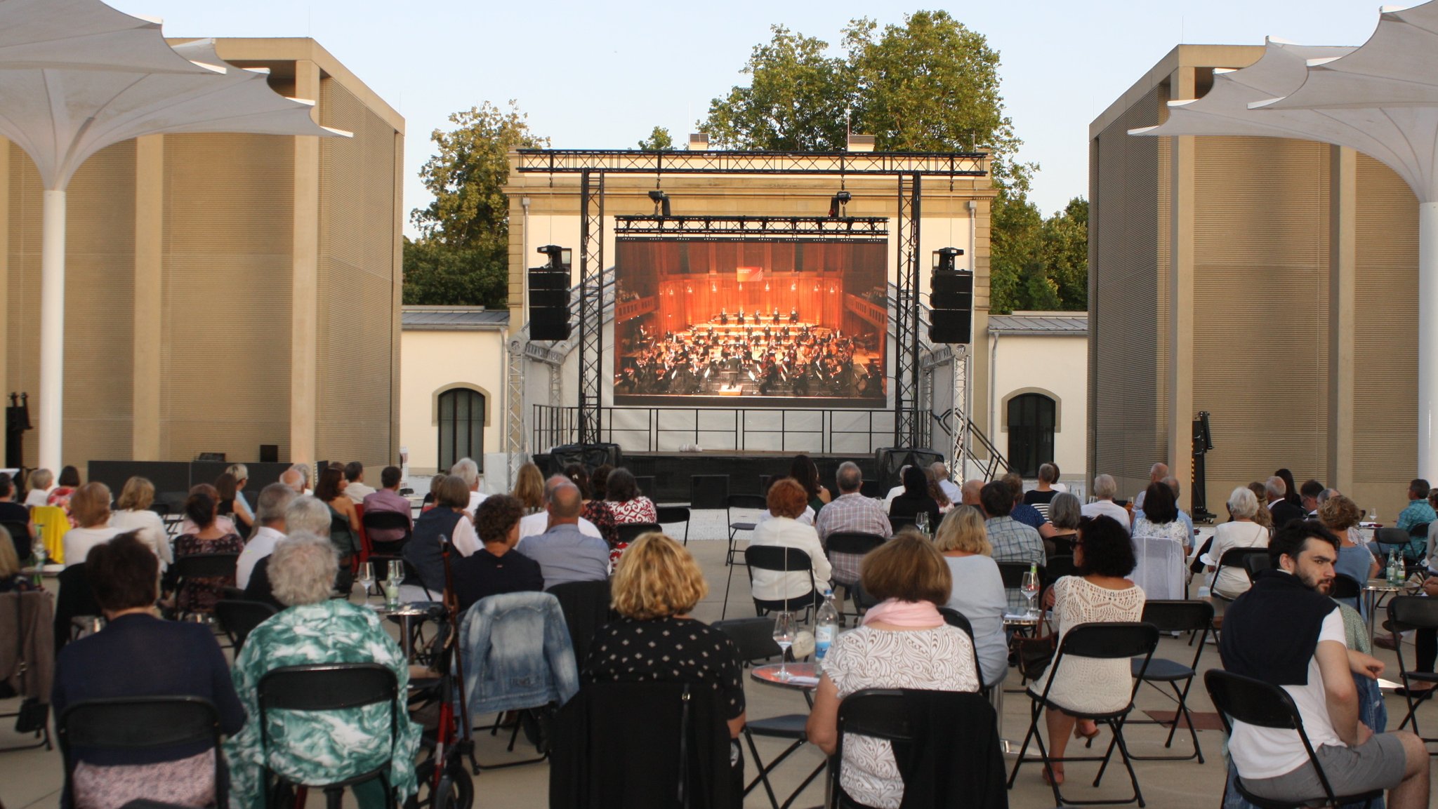 Public Viewing beim Abschlusskonzert des Kissinger Sommers