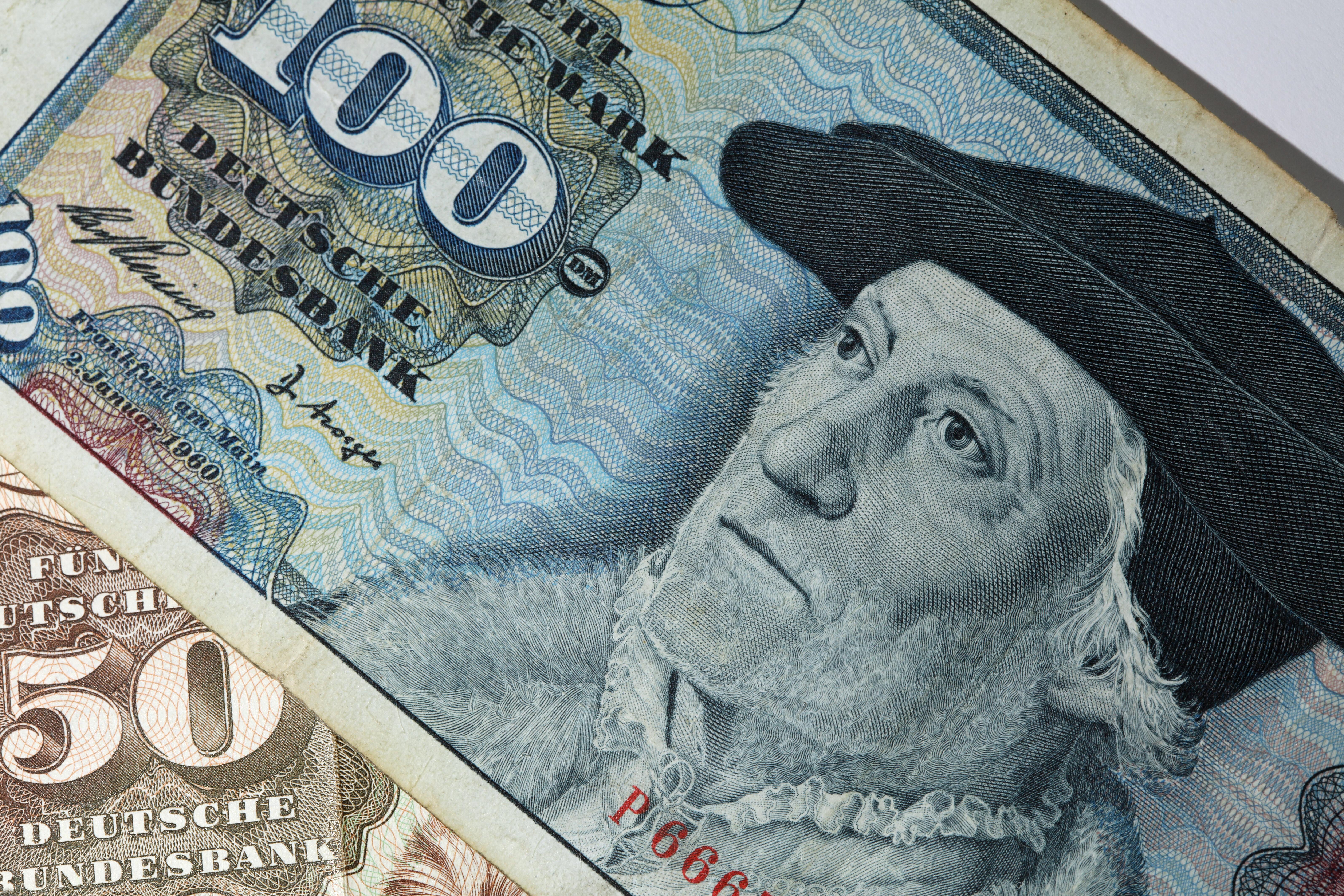 Auch fast 25 Jahre nach der Einführung des Euros wird noch D-Mark umgetauscht