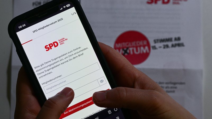 Die SPD ließ ihre Mitglieder diesmal rein digital abstimmen. | Bild: dpa/Sebastian Gollnow Die SPD ließ ihre Mitglieder diesmal rein digital abstimmen.