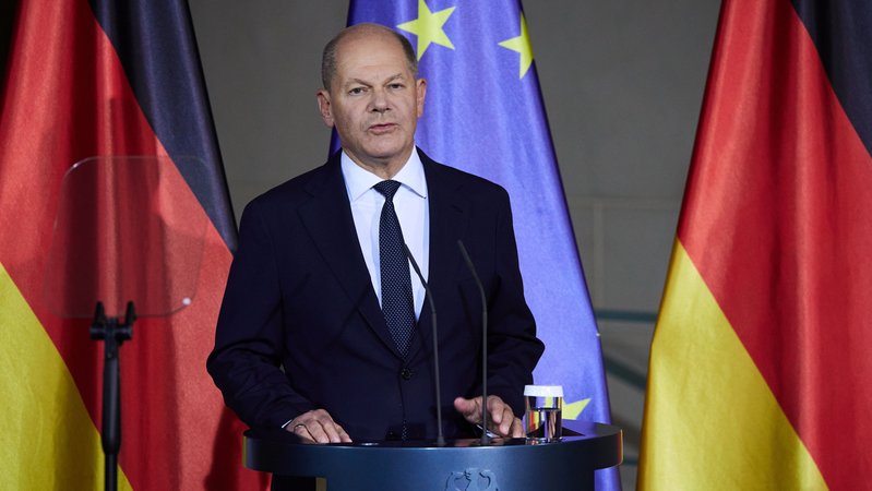 In voller Länge: Scholz kündigt Vertrauensfrage an | Bild: picture alliance / Jörg Carstensen | Joerg Carstensen In voller Länge: Scholz kündigt Vertrauensfrage an
