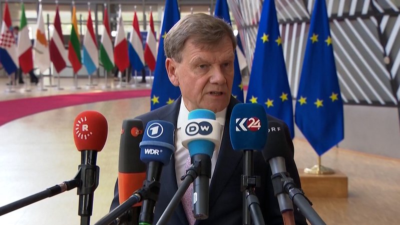 Im Video: Außenminister Wadephul zu den neuen Sanktionen | Bild: BR Im Video: Außenminister Wadephul zu den neuen Sanktionen