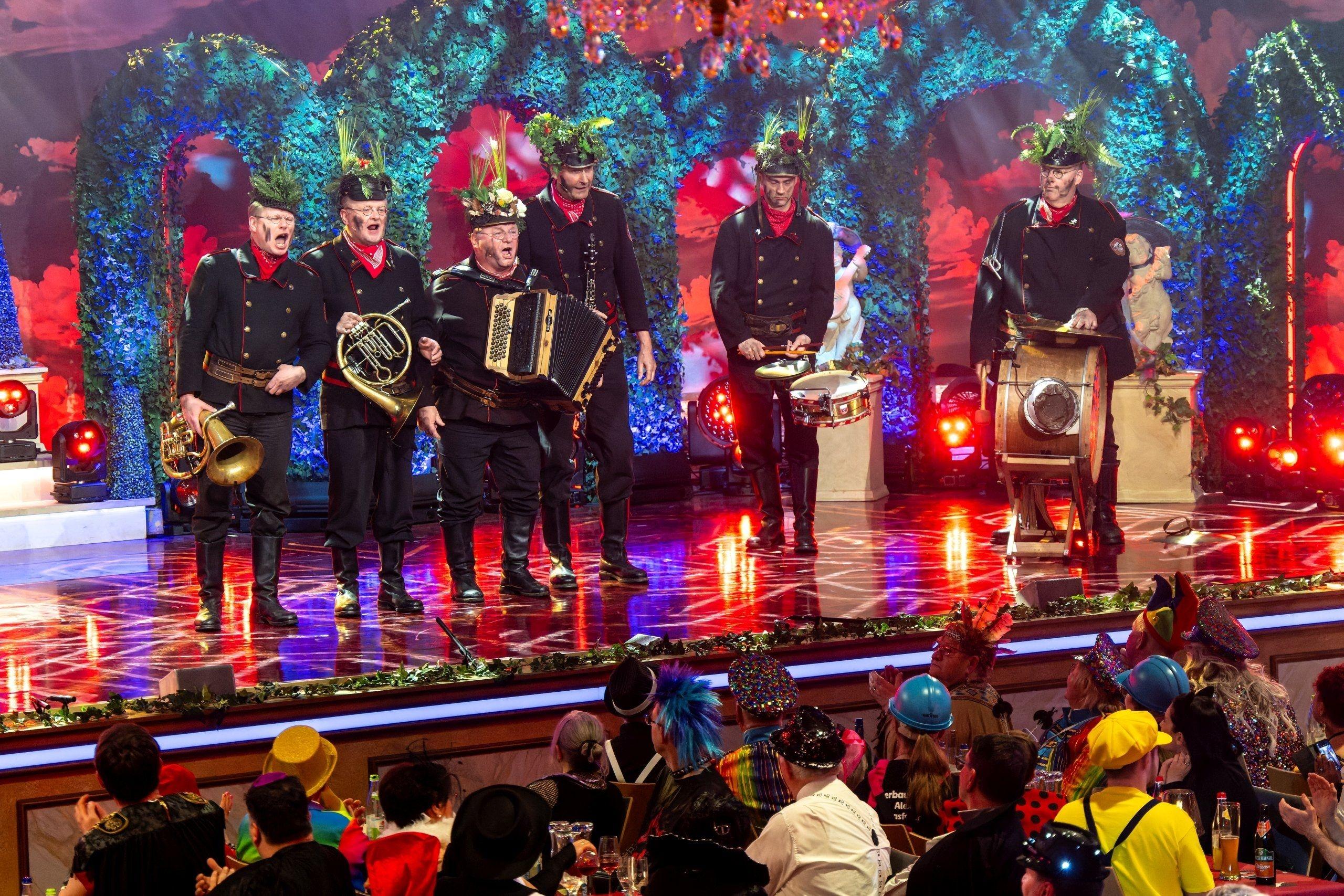 Die Altneihauser Feierwehrkapell'n  der "Fastnacht in Franken" 2025